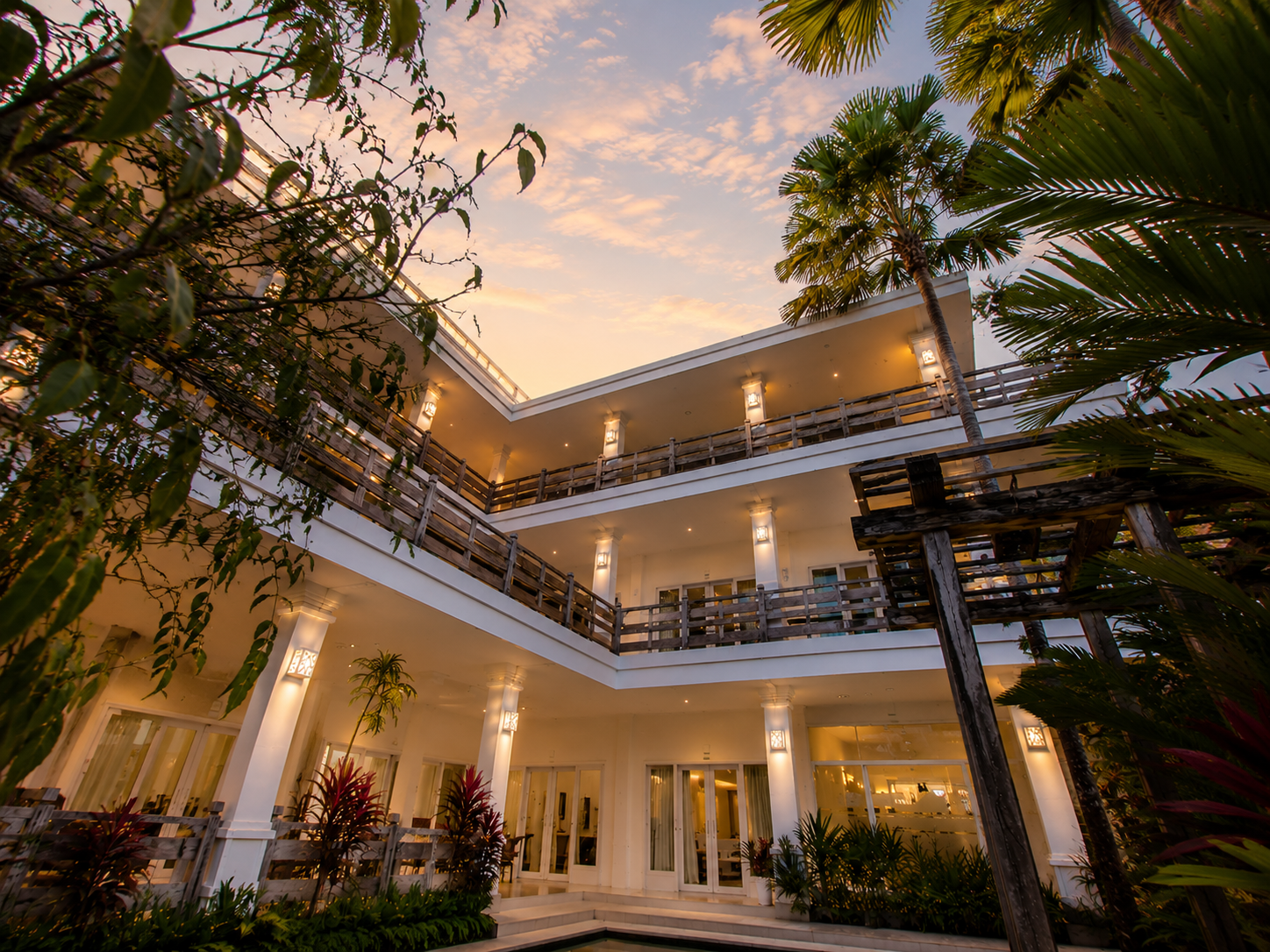 Hotel Lilis Ikvala Radha