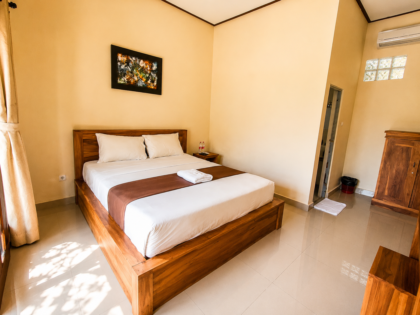 Hotel Lilis Cempaka Mas Photo 7