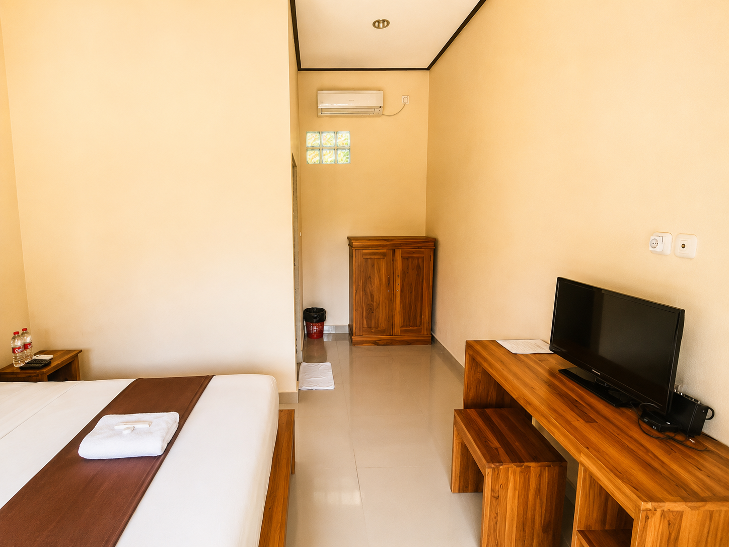 Hotel Lilis Cempaka Mas Photo 8